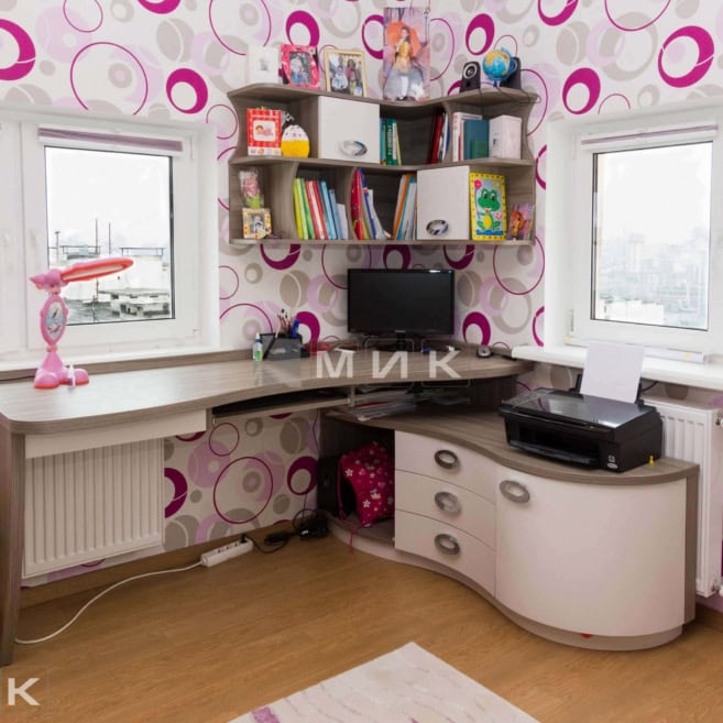 компьютерный-стол-и-полки-в-детскую-103 компьютерный-стол-и-полки-в-детскую-103
