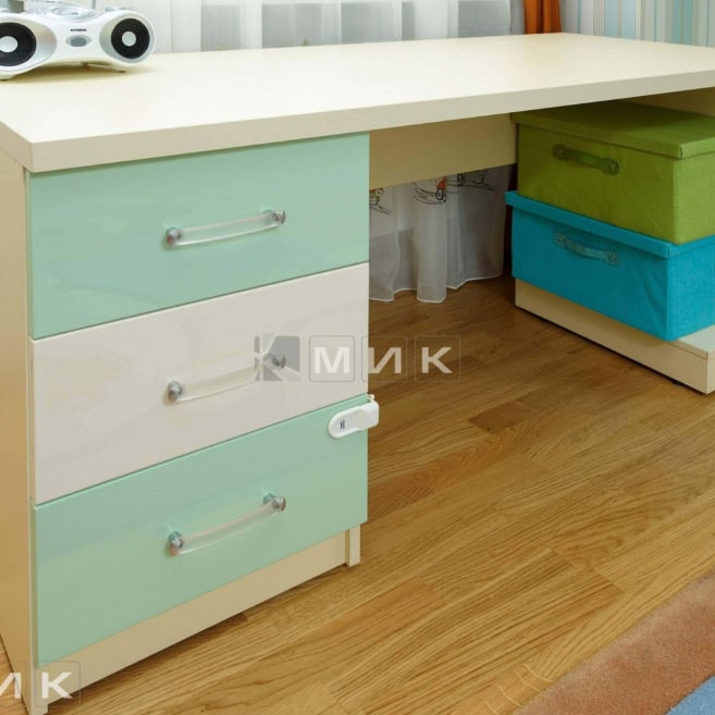 стол-в-детскую-132 стол-в-детскую-132