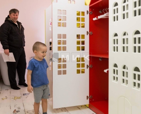 Меблі для дитячого садка Дитина і нові меблі для дитячого садка