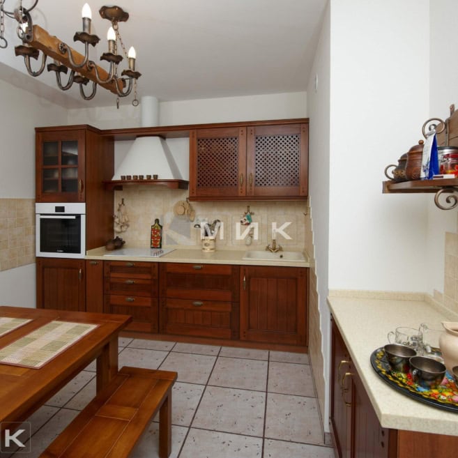 классическая-кухня-из-дуба-3010 классическая-кухня-из-дуба-3010