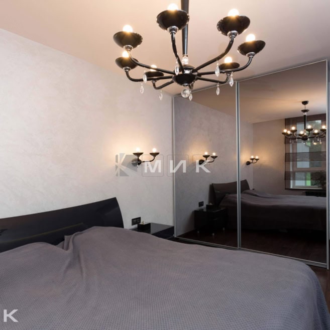 шкаф-купе-зеркальный-в-спальню-103 шкаф-купе-зеркальный-в-спальню-103