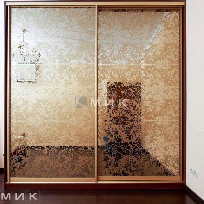 шкаф-купе-с-рисунком-пескоструй-в-спальню-250 шкаф-купе-с-рисунком-пескоструй-в-спальню-250