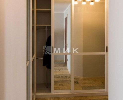 шкафы-купе-в-прихожую-фото-156