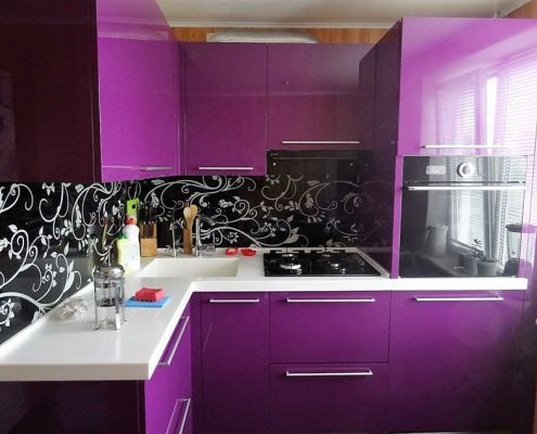 фиолетово-чёрная-кухня