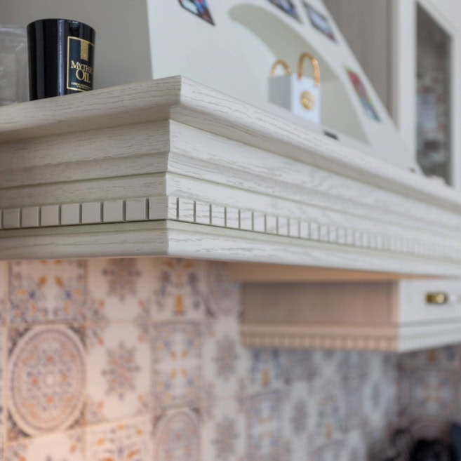 Кухня-классика-декор-вытяжки-Drewpol-(натуральное-дерево)--1026 Кухня-классика-декор-вытяжки-Drewpol-(натуральное-дерево)--1026