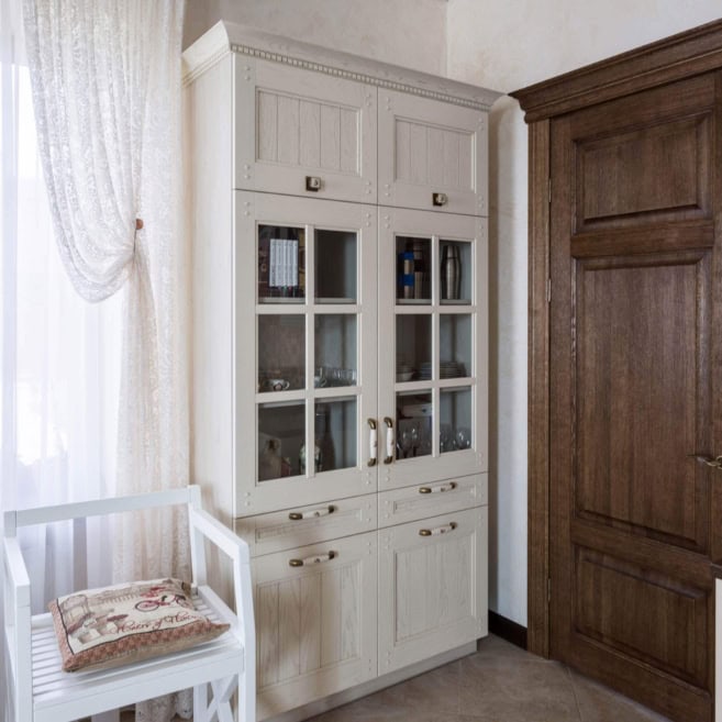 Кухня-классика-сервант в углу-(натуральное-дерево)--1018 Кухня-классика-сервант в углу-(натуральное-дерево)--1018