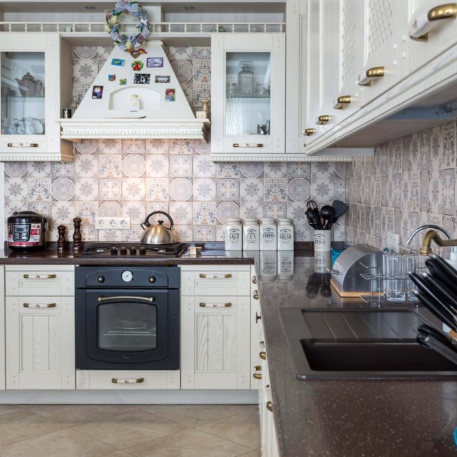 Кухня-классика-утварь на столешнице-Drewpol-(натуральное-дерево)--1021 Кухня-классика-утварь на столешнице-Drewpol-(натуральное-дерево)--1021