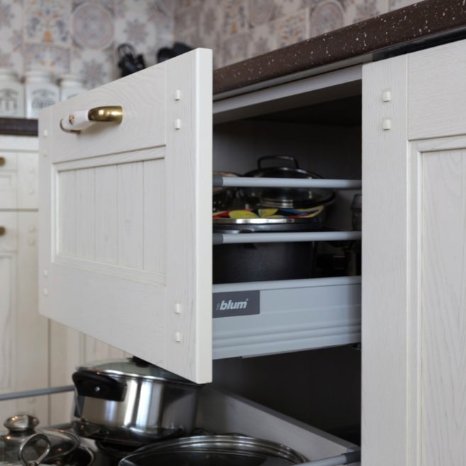 Кухня-классика-ящик с посудой-Drewpol-(натуральное-дерево)--1031 Кухня-классика-ящик с посудой-Drewpol-(натуральное-дерево)--1031