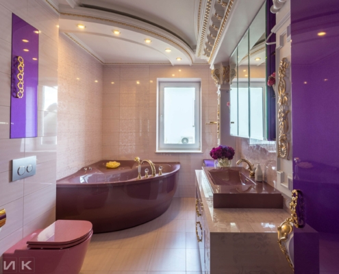 Фиолетовая-ванная-комната-в-царском-стиле-1000