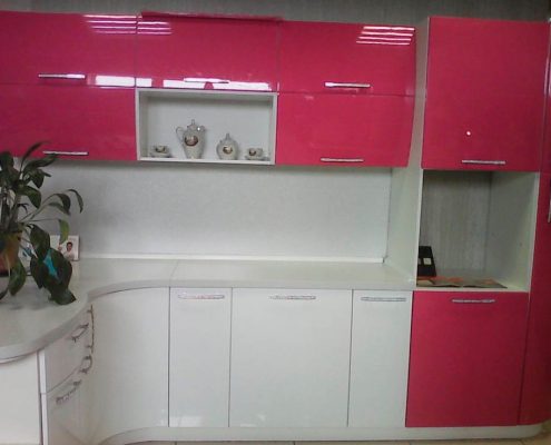 бело-розовая-кухня-фото