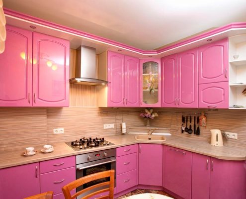розовая-кухня-в-квартире