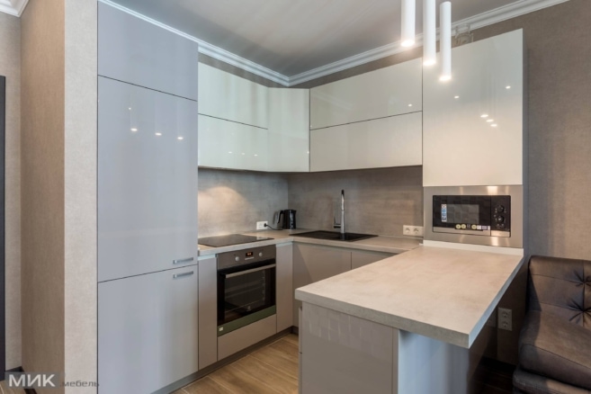 кухня в серо белых тонах