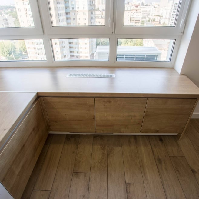 белый-кухонный-гарнитур-в-интерьере-1013