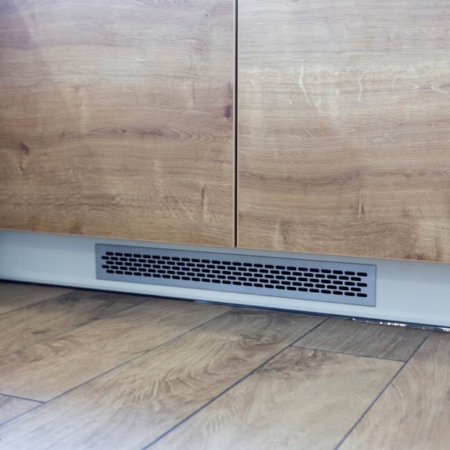 белый-кухонный-гарнитур-в-интерьере-1019