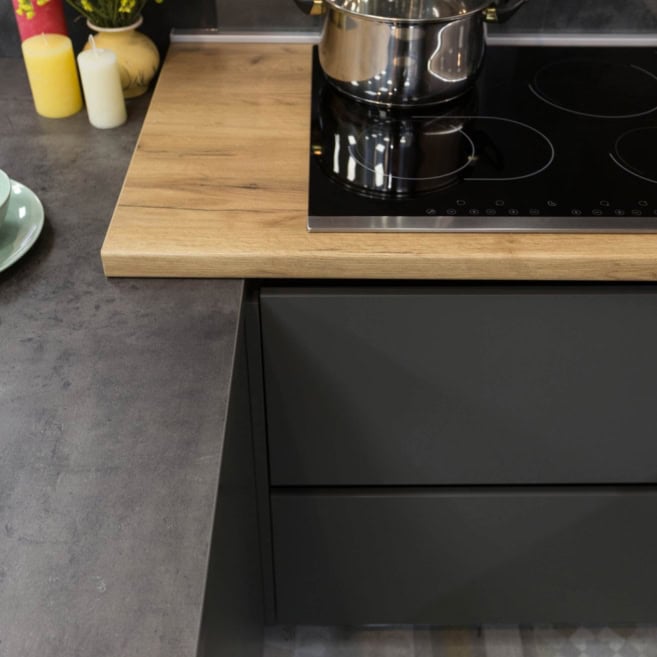 кухонный-гарнитур-2017-столешница светлое дерево кухонный-гарнитур-2017-столешница светлое дерево