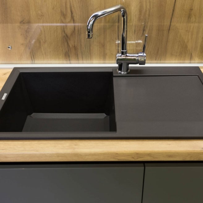 кухонный-гарнитур-2017-черная мойка кухонный-гарнитур-2017-черная мойка