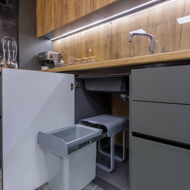Выдвижное мусорное ведро в кухонном гарнитуре 2017 Выдвижное мусорное ведро в кухонном гарнитуре 2017