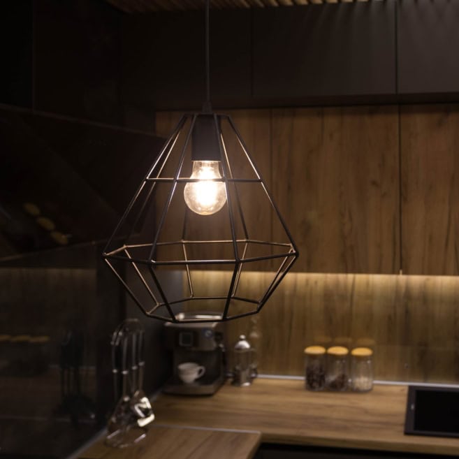 Светильник в лофт стиле над барной стойкой Светильник в лофт стиле над барной стойкой