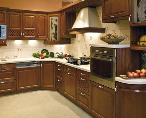 угловые-кухни-в-классическом-стиле