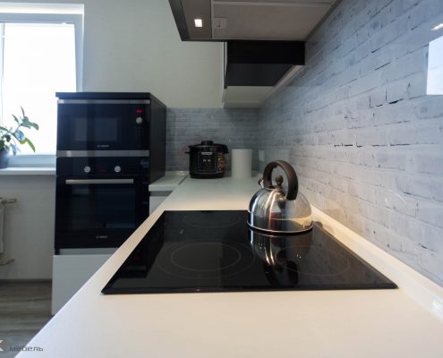 Черная варочная панель на кухне Черная варочная панель на кухне