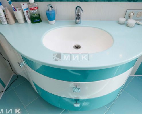 фото-мебель-для-ванной-бело-голубая