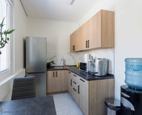 Кухонный-гарнитур-в-офис-для-женщин-1000