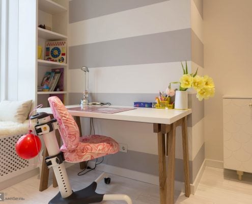 Дизайнерский стол для детской комнаты девочки Дизайнерский стол для детской комнаты девочки