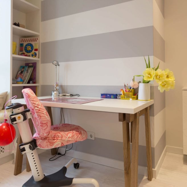 Дизайнерский стол для детской комнаты девочки Дизайнерский стол для детской комнаты девочки