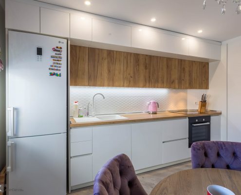 Кухня установлена в Киве мастерами компании МИК кухня в Киеве под потолок