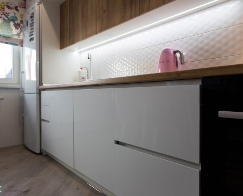 Белые фасады на кухне Белые фасады на кухне