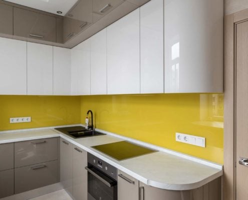 глянцевая-кухня-с-гнутыми-фасадами--1006