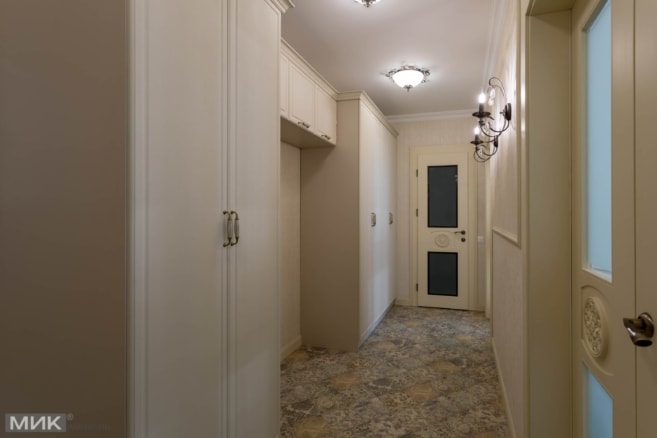 Распашные шкафы в коридор с пленочными МДФ фасадами Распашные шкафы в коридор с пленочными МДФ фасадами