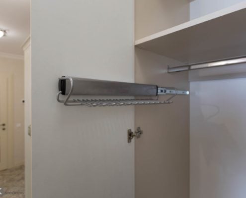 Выдвижная вешалка для галстуков Выдвижная вешалка для галстуков