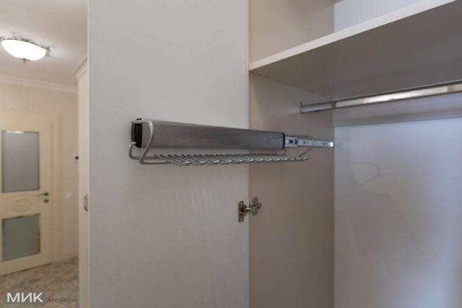 Выдвижная вешалка для галстуков Выдвижная вешалка для галстуков