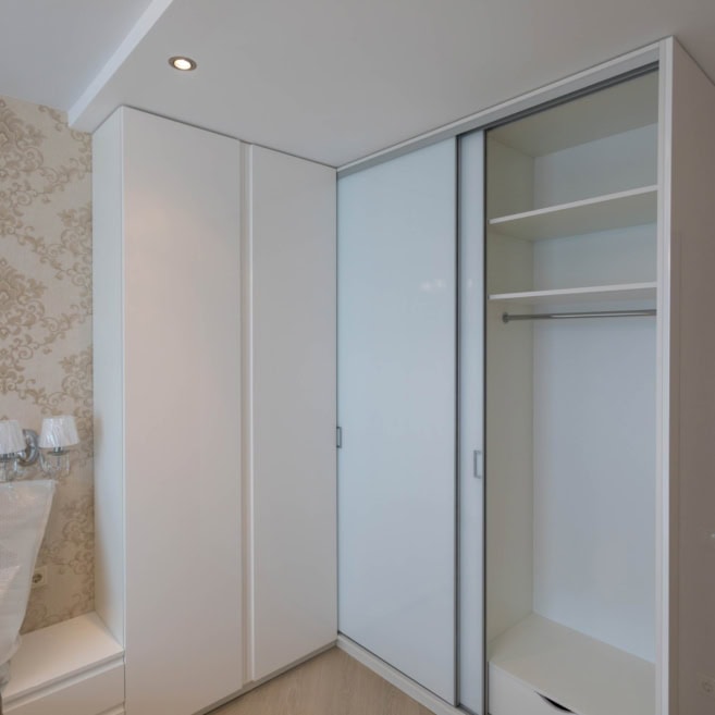 Угловой шкаф купе Угловой шкаф купе