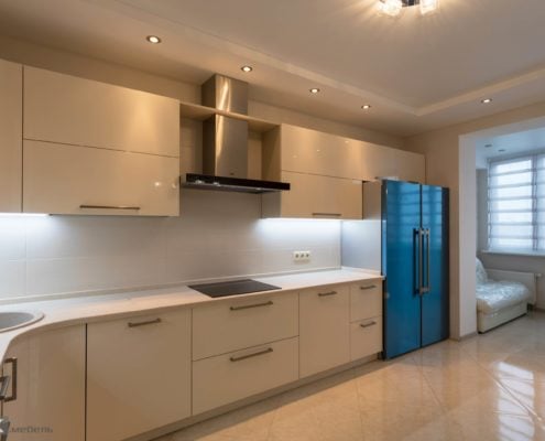 Кухня-бежевый-глянец-с холодильником side by side Кухня-бежевый-глянец-с холодильником side by side