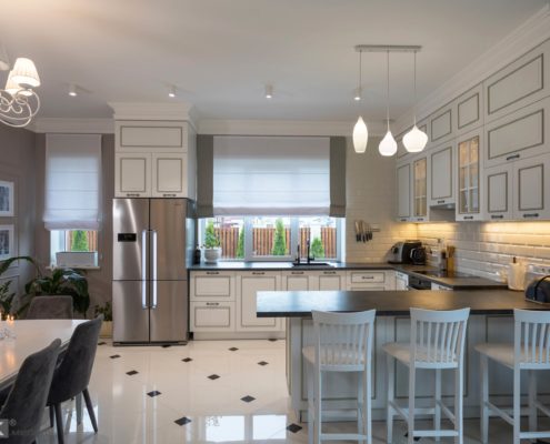 Большая кухня студия в частном доме