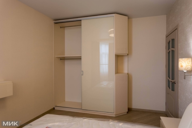 шкаф в Спальне-в-бежевых-тонах-1009 шкаф в Спальне-в-бежевых-тонах-1009