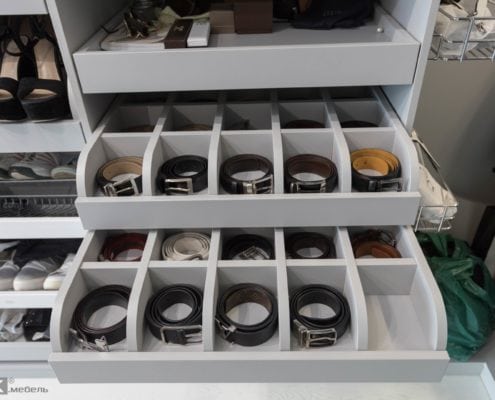Выдвижные полки для ремней Выдвижные полки для ремней