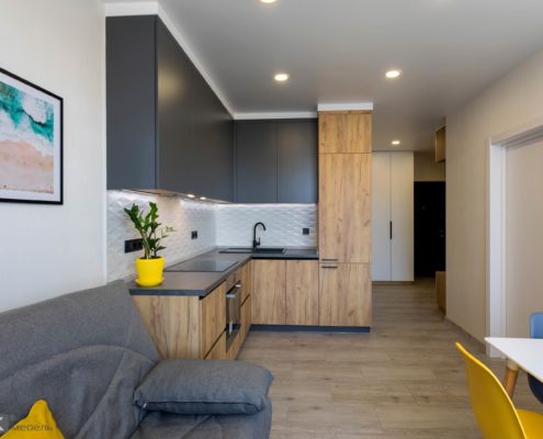 Кухня-без-ручек-под-потолок-1005