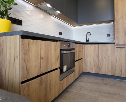 Фасады без ручек на кухне