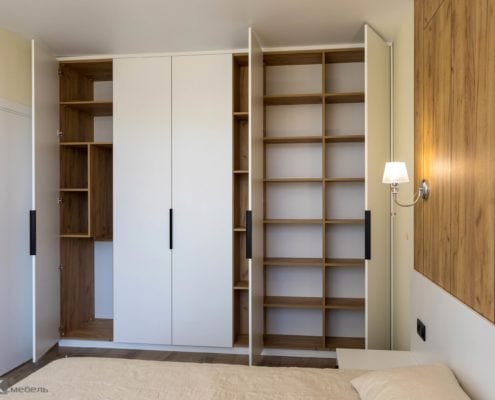 Распашной шкаф для спальни внутри Распашной шкаф для спальни внутри