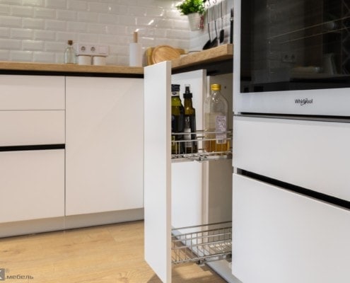 15-Карго Inoxa в белой кухне