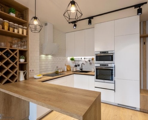 2-Белая кухня без ручек под потолок