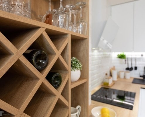 7-бутылочница на кухне