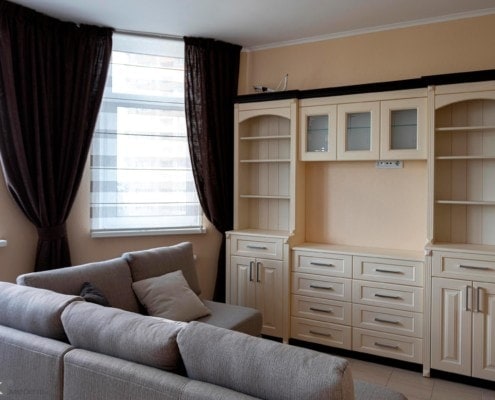 Сервант в классическом стиле