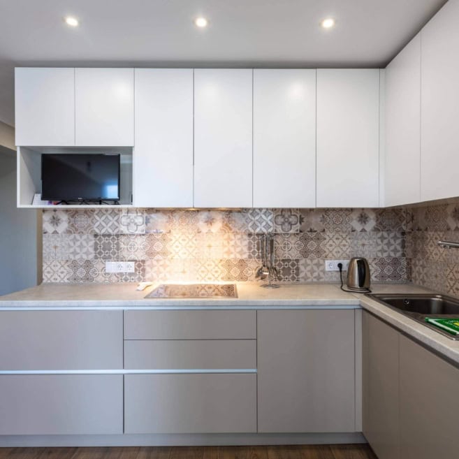 4-Угловая кухня с телевизором Угловая кухня с телевизором