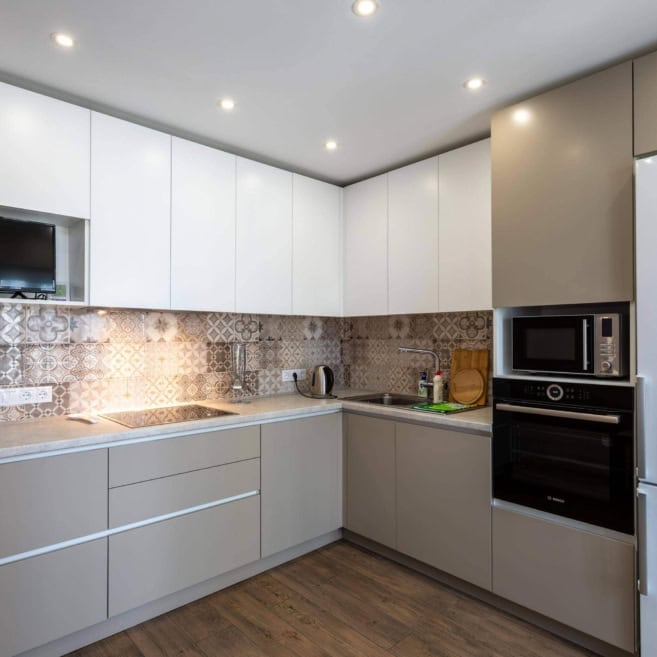 6-Кухня на заказ с ручкой Gola Кухня на заказ с ручкой Gola