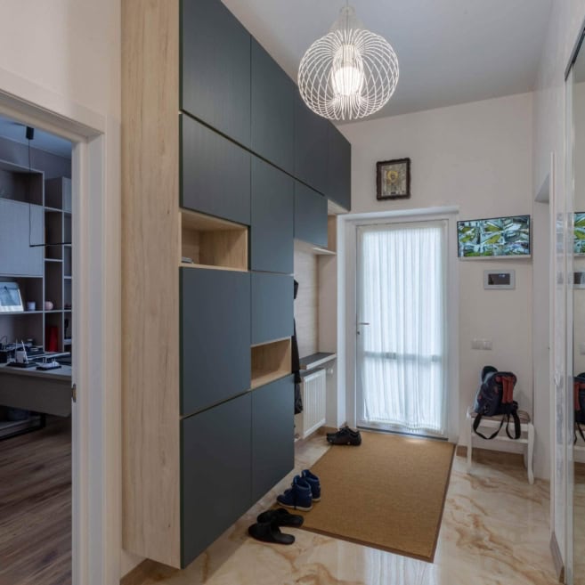 Мебель на заказ в прихожую частного дома на заказ