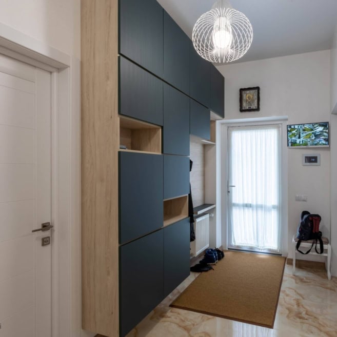 Мебель в прихожую частного дома